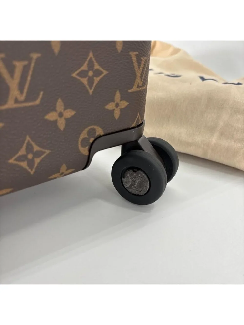 Louis Vuitton Monogram Horizon 50 Travel Bag